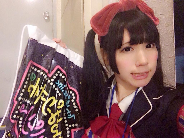 『ワールドワイド☆でんぱツアー2014』の武道館公演ではディアガールとしてゲストさんのアテンド屋さんとしてお手伝いしていたよ（ '-'ＵΞＵ'-‘）
