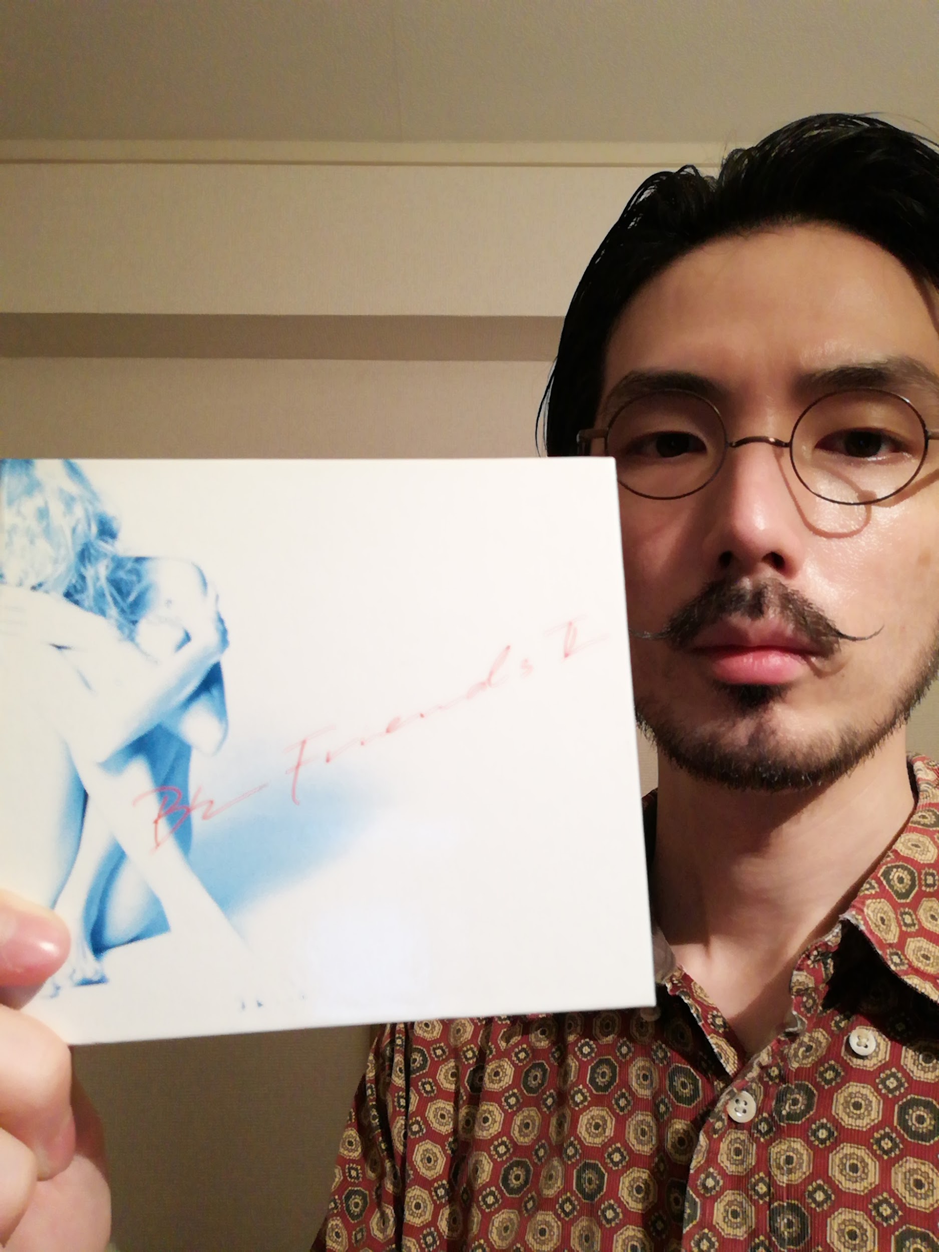 ぱっと見はB'zらしくないデザインである～B'z『FRIENDSⅡ』～平井